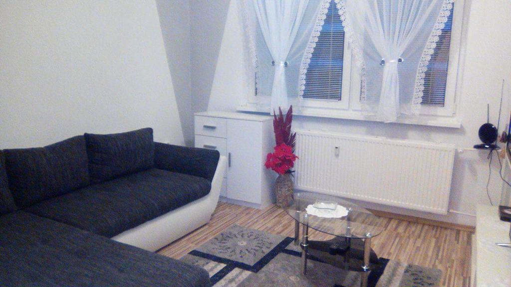 Apartman โนวาเลสนา ภายนอก รูปภาพ