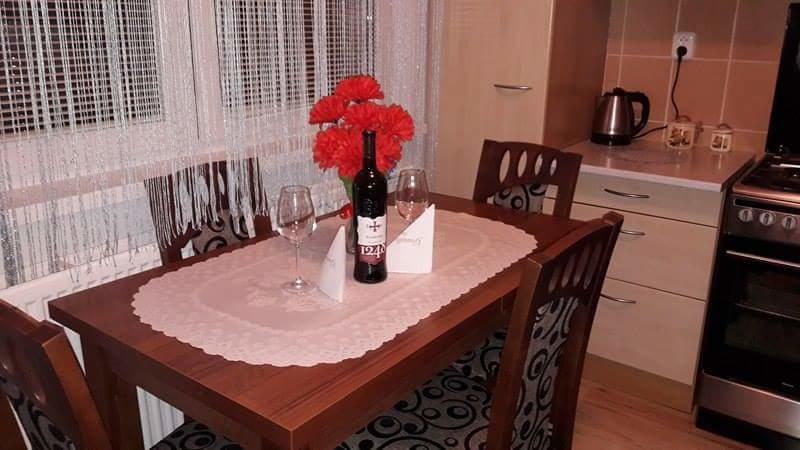 Apartman โนวาเลสนา ภายนอก รูปภาพ