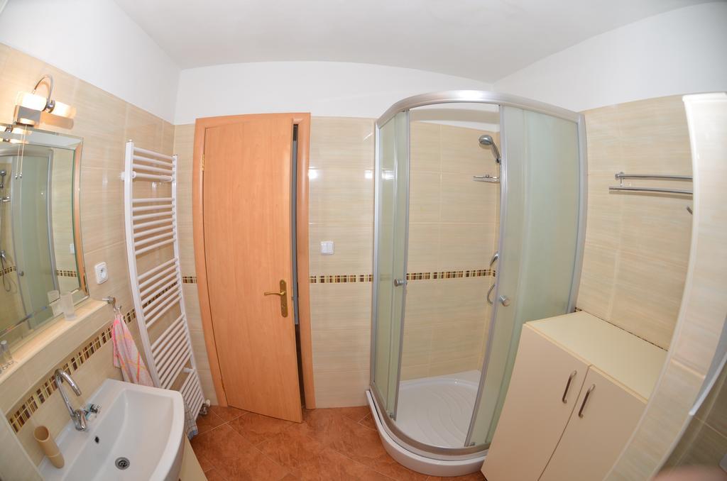 Apartman โนวาเลสนา ภายนอก รูปภาพ