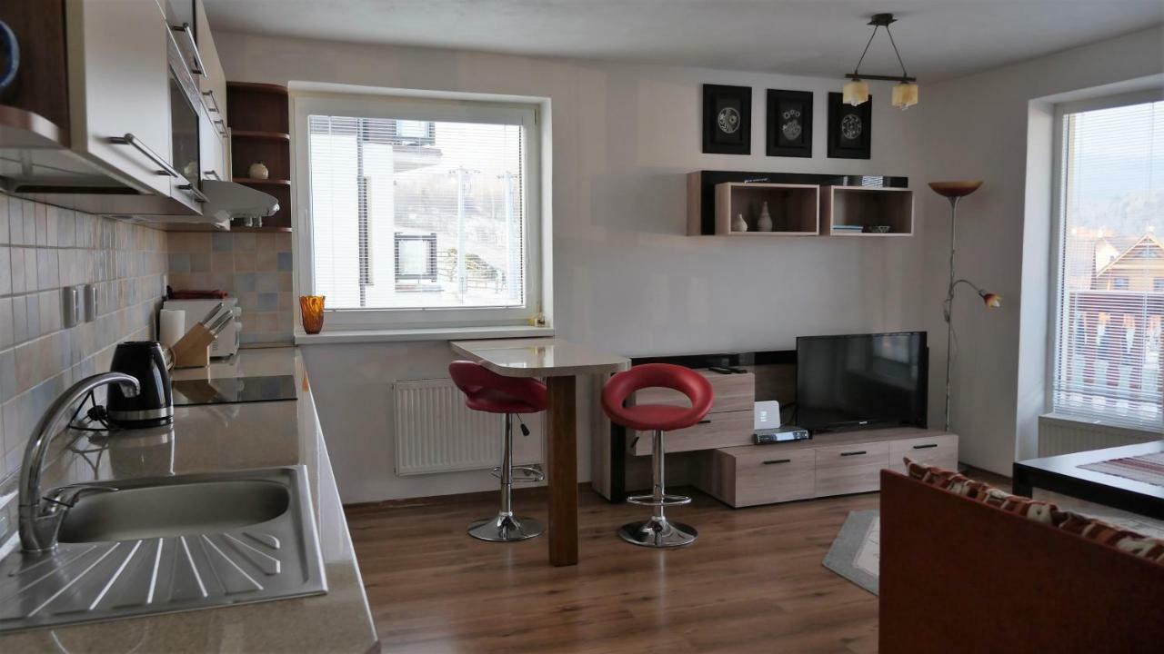 Apartman โนวาเลสนา ภายนอก รูปภาพ